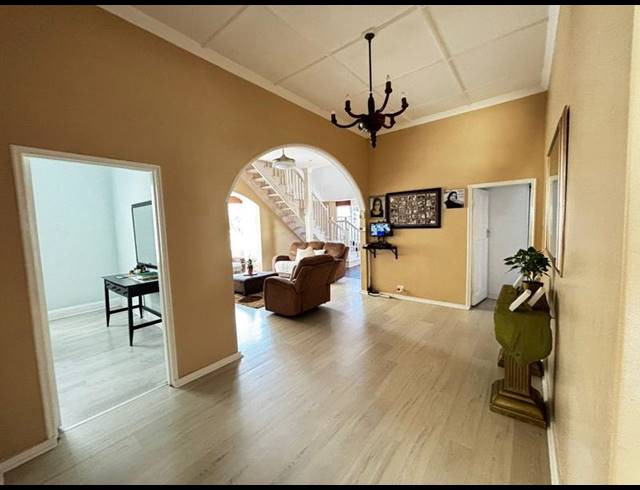 6 BEDROOM HOUSE FOR SALE IN GLENWOOD